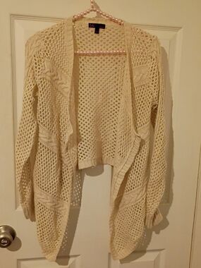 t/o Off White 🤍 Crotchet Cardigan